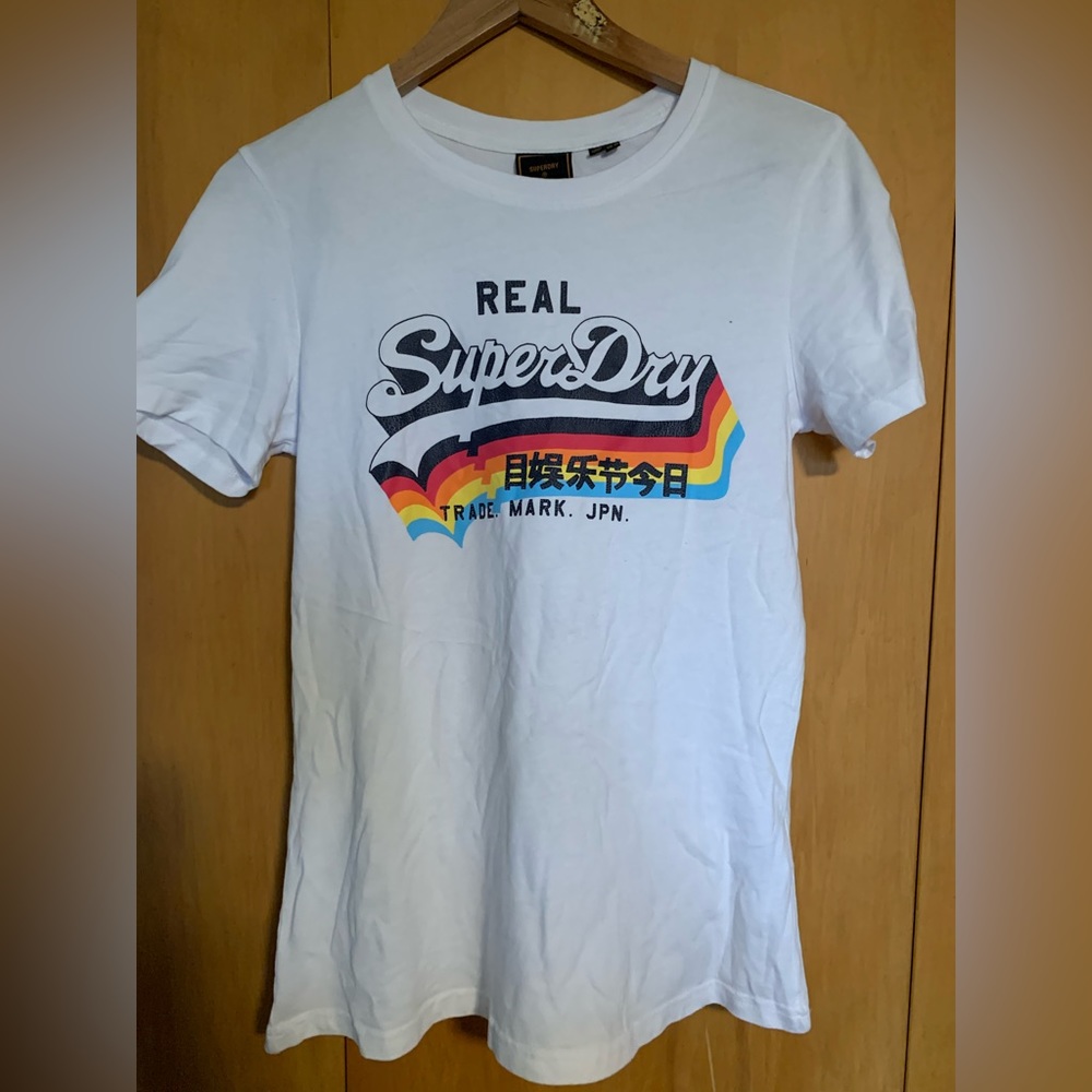 Superdry t shirt size 6 or a small